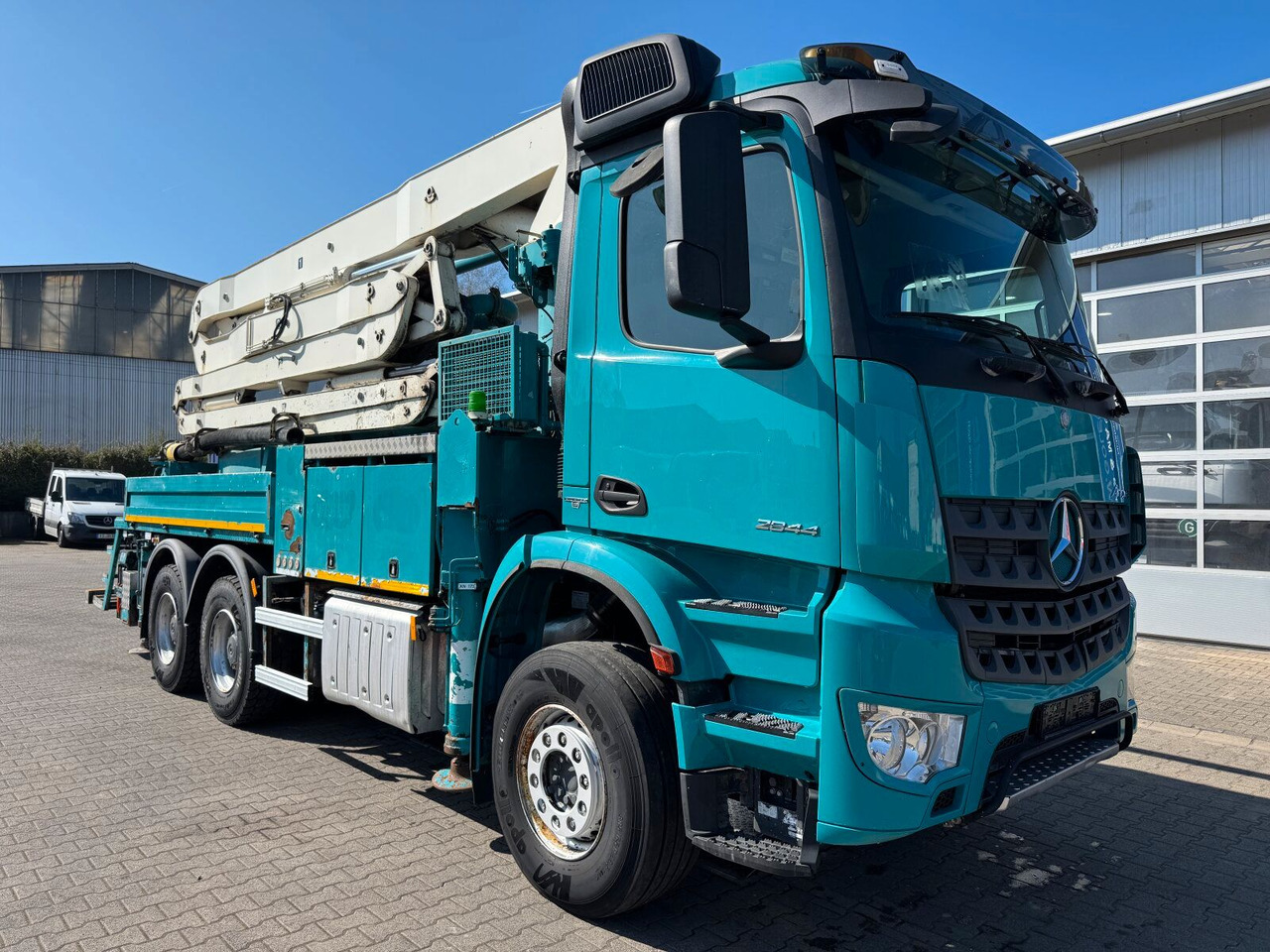 Mercedes-Benz AROCS 2844 6x4 Euro 6 Betonpumpe SERMAC 5Z33 - Concrete pump truck: picture 1 Mercedes-Benz AROCS 2844 6x4 Euro 6 Betonpumpe SERMAC 5Z33 - Concrete pump truck: picture 1