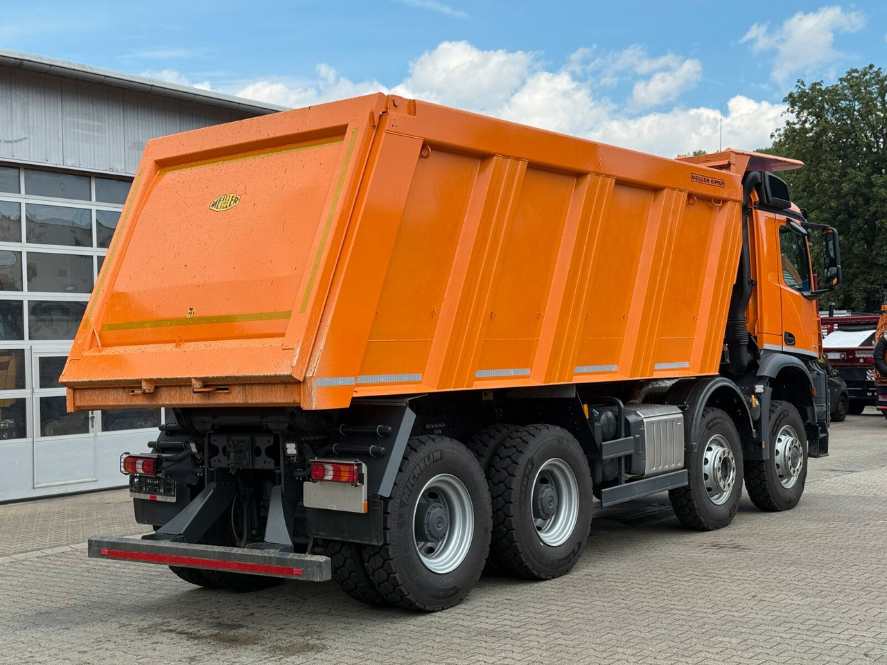 Mercedes-Benz AROCS 4851 8x6 Euro 6 Gesteinkipper MEILLER 25m³ - Tipper: picture 3 Mercedes-Benz AROCS 4851 8x6 Euro 6 Gesteinkipper MEILLER 25m³ - Tipper: picture 3
