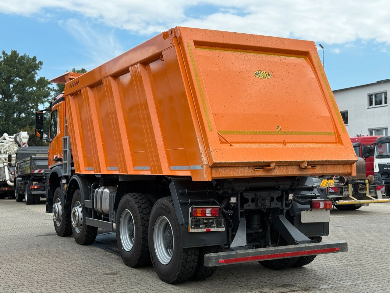 Mercedes-Benz AROCS 4851 8x6 Euro 6 Gesteinkipper MEILLER 25m³ - Tipper: picture 5 Mercedes-Benz AROCS 4851 8x6 Euro 6 Gesteinkipper MEILLER 25m³ - Tipper: picture 5