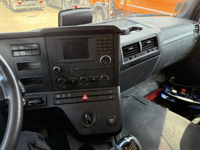 Mercedes-Benz AROCS 5051 10x6 Euro 6 Betonpumpe SERMAC 6RZ56 - Mixer pump truck: picture 3 Mercedes-Benz AROCS 5051 10x6 Euro 6 Betonpumpe SERMAC 6RZ56 - Mixer pump truck: picture 3