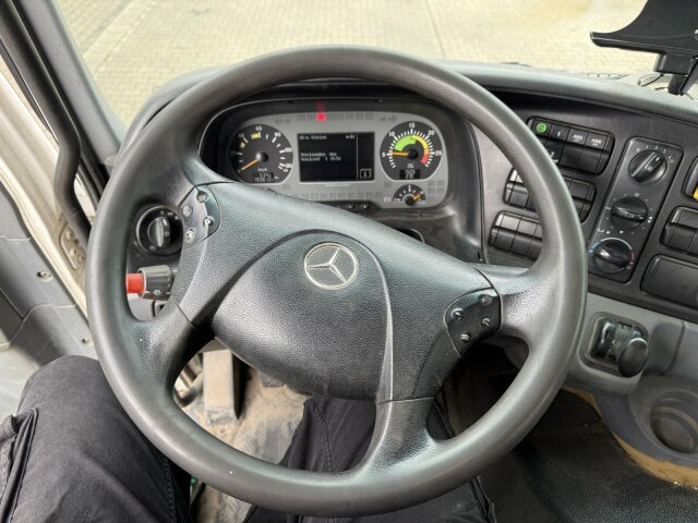 Concrete pump truck Mercedes-Benz Actros 2632 6x4 Betonpumpe Schwing S24X: picture 15 Concrete pump truck Mercedes-Benz Actros 2632 6x4 Betonpumpe Schwing S24X: picture 15