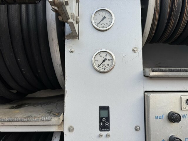 Mercedes-Benz Vario 818D Kanalreiniger Rockstroh Drain Jet 100 - Vacuum truck: picture 4 Mercedes-Benz Vario 818D Kanalreiniger Rockstroh Drain Jet 100 - Vacuum truck: picture 4
