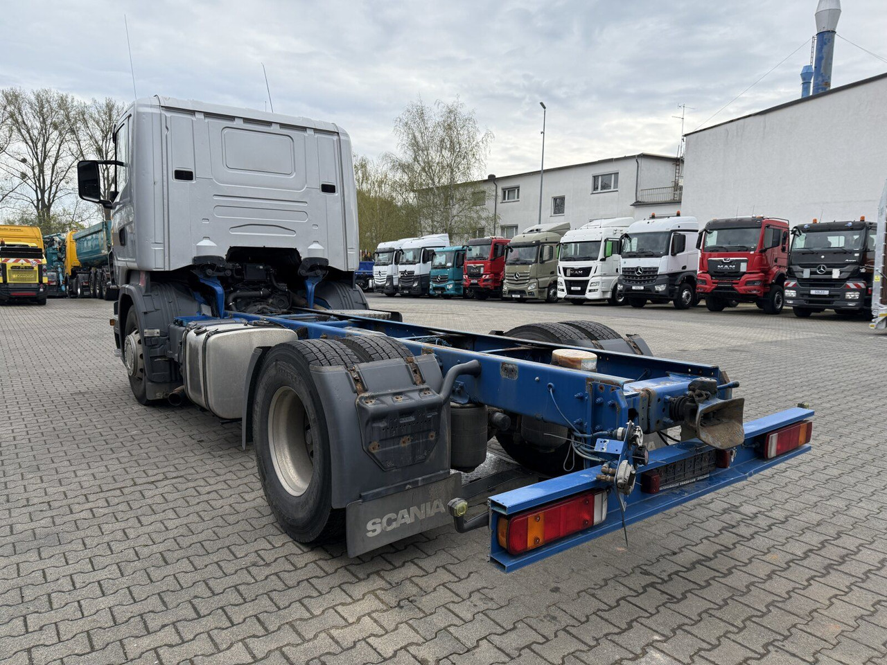 Scania R 420 Tankwagen ADR Fahrgestell Retarder Volluft - Cab chassis truck: picture 5 Scania R 420 Tankwagen ADR Fahrgestell Retarder Volluft - Cab chassis truck: picture 5