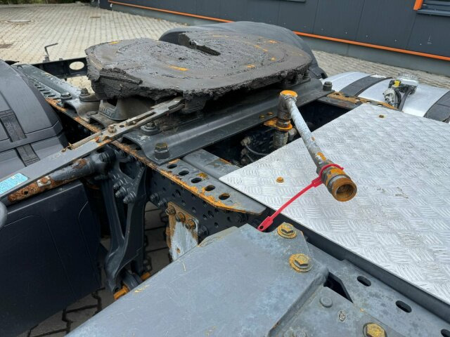 Mercedes-Benz Arocs 2142 4x4H SZM Euro 6 Kipphydraulik - Tractor unit: picture 5 Mercedes-Benz Arocs 2142 4x4H SZM Euro 6 Kipphydraulik - Tractor unit: picture 5