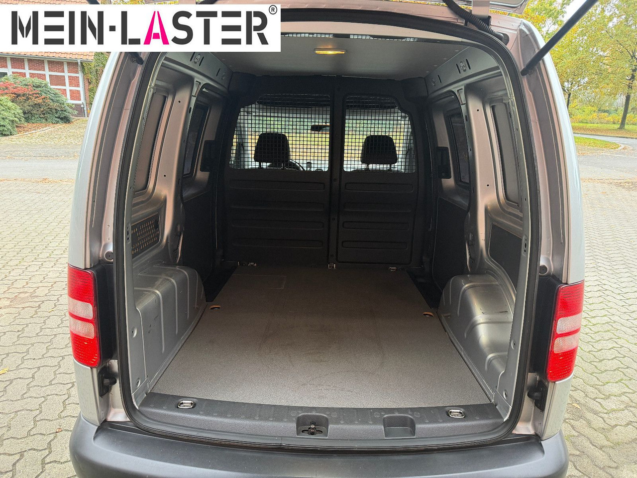 Station wagon Volkswagen Caddy 2.0 TDI Soccer 4Motion Automatik 1. Hand: picture 12 Station wagon Volkswagen Caddy 2.0 TDI Soccer 4Motion Automatik 1. Hand: picture 12