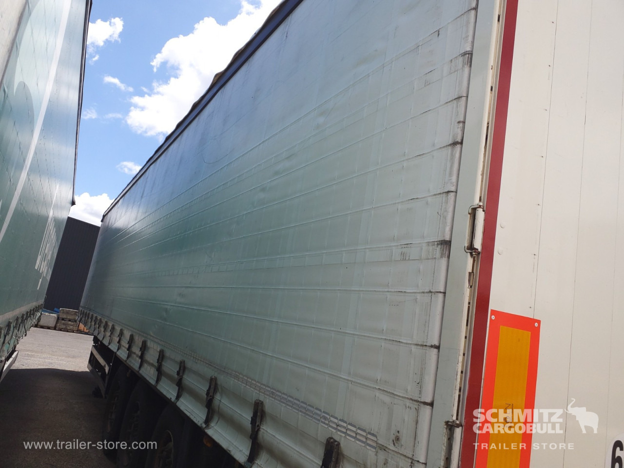 SCHMITZ Curtainsider Standard Taillift - Curtainsider semi-trailer: picture 2 SCHMITZ Curtainsider Standard Taillift - Curtainsider semi-trailer: picture 2