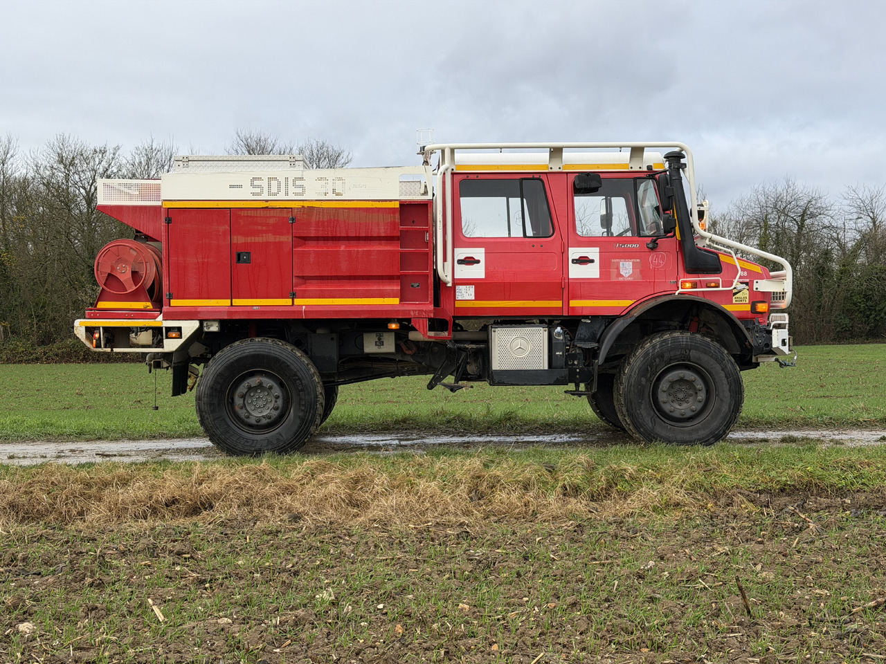 DE POMPIER MERCEDES-BENZ U5000 4X4 UNIMOG - Truck: picture 2 DE POMPIER MERCEDES-BENZ U5000 4X4 UNIMOG - Truck: picture 2