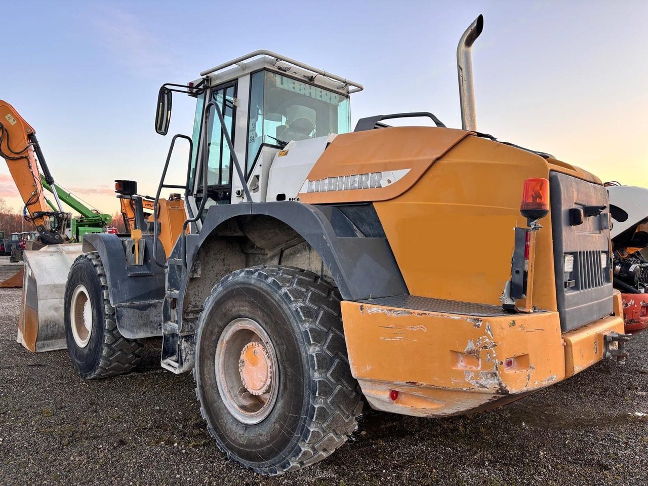 Liebherr L544 - Wheel loader: picture 4 Liebherr L544 - Wheel loader: picture 4