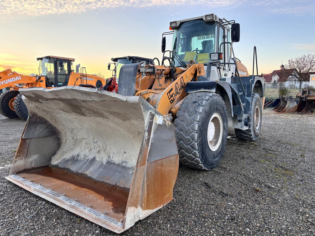 Liebherr L544 - Wheel loader: picture 2 Liebherr L544 - Wheel loader: picture 2