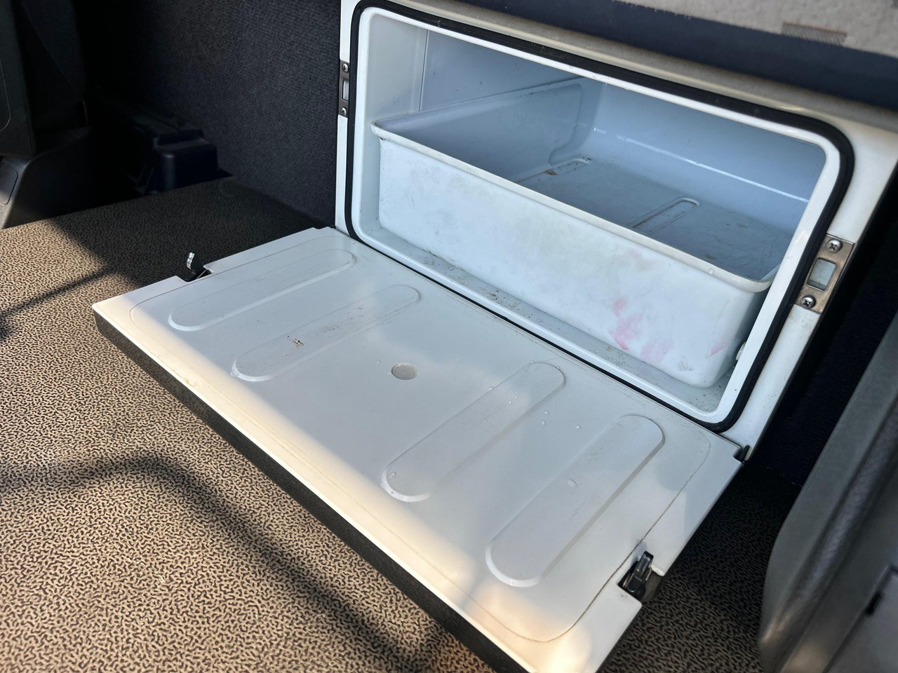 Refrigerator truck DAF CF330: picture 19