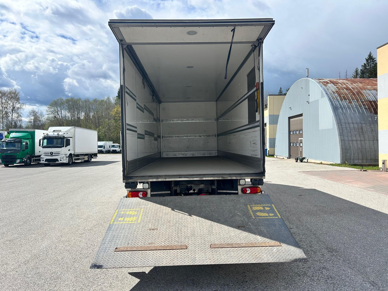 DAF LF320 - Box truck: picture 5 DAF LF320 - Box truck: picture 5