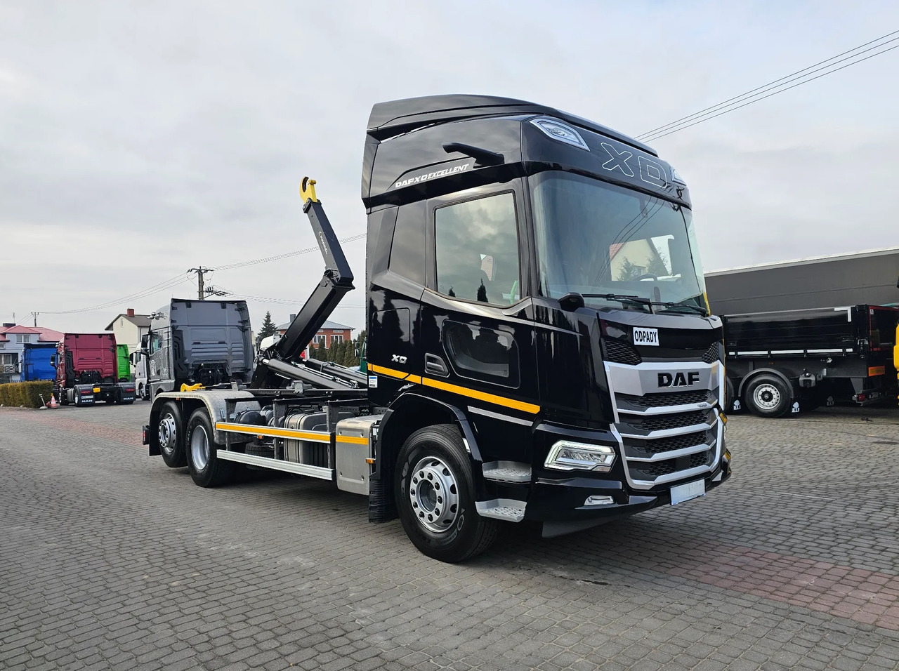 DAF XD 450 - Hook lift truck: picture 2 DAF XD 450 - Hook lift truck: picture 2