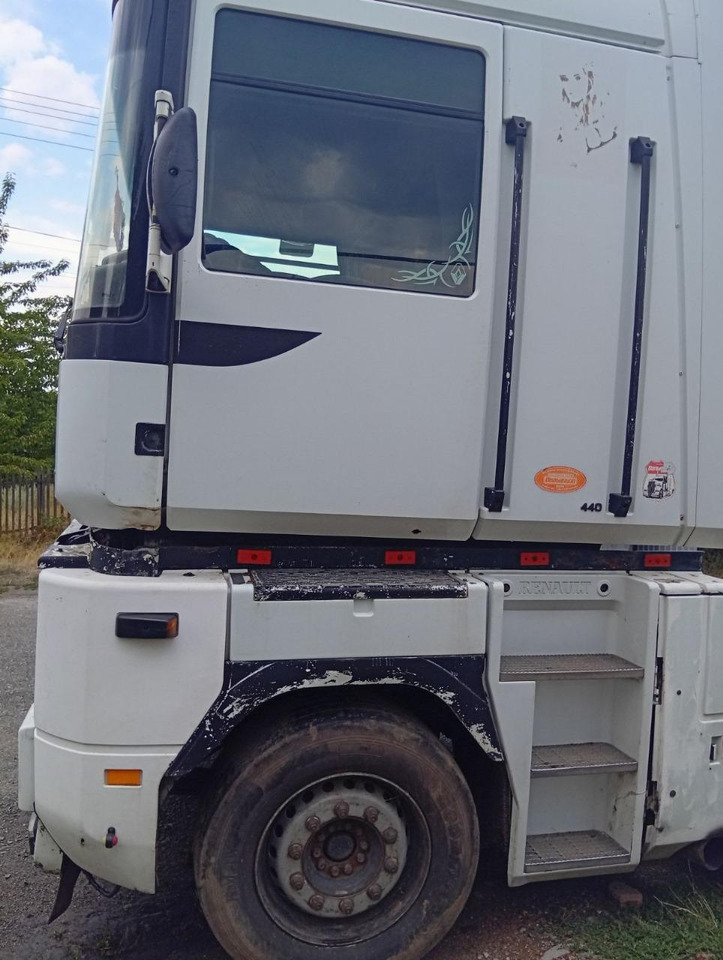 RENAULT Magnum 440 - Tractor unit: picture 5 RENAULT Magnum 440 - Tractor unit: picture 5