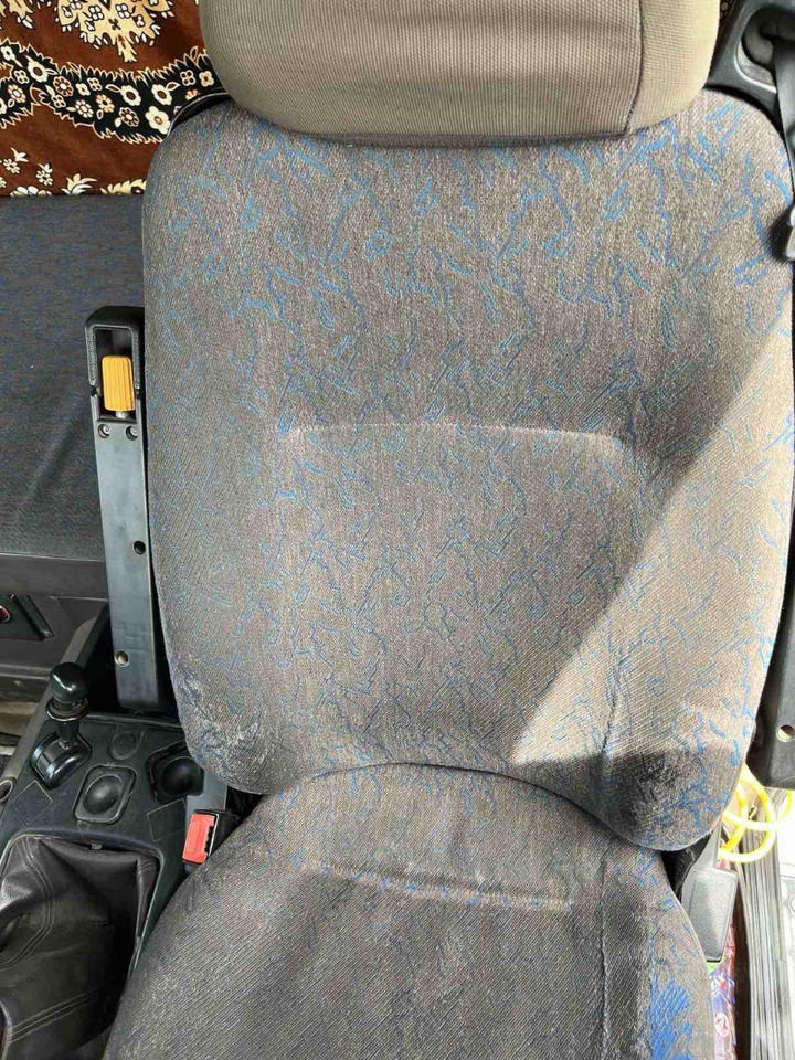 Tractor unit RENAULT Magnum 470: picture 17