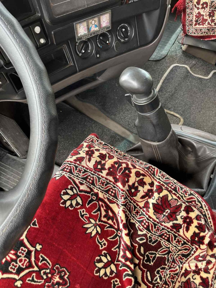 Tractor unit RENAULT Magnum 470: picture 14