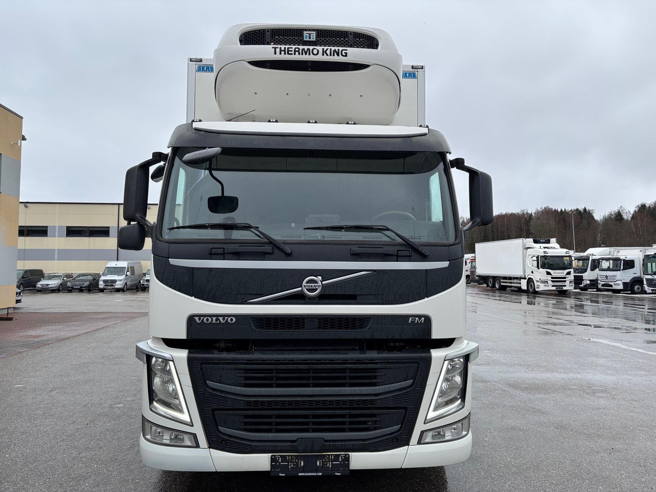 VOLVO FM330 - Refrigerator truck: picture 2 VOLVO FM330 - Refrigerator truck: picture 2