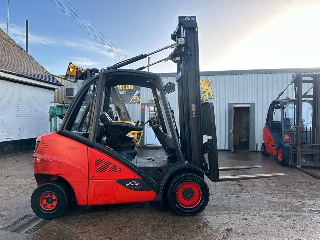 Linde H 35 D - Diesel forklift: picture 1 Linde H 35 D - Diesel forklift: picture 1