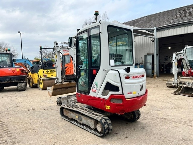 Takeuchi TB 225 - Mini excavator: picture 4 Takeuchi TB 225 - Mini excavator: picture 4