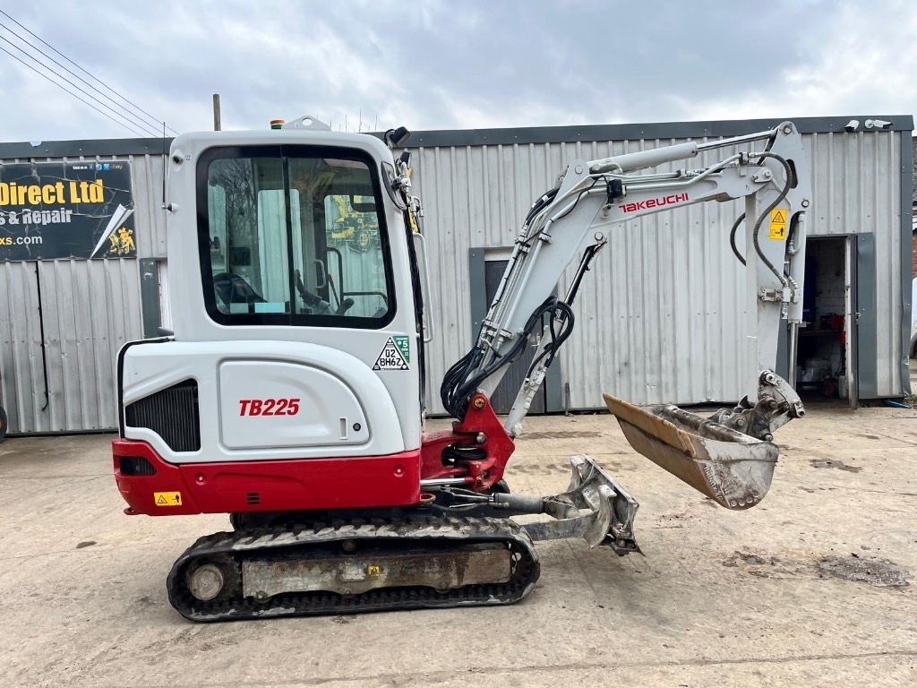 Takeuchi TB 225 - Mini excavator: picture 1 Takeuchi TB 225 - Mini excavator: picture 1