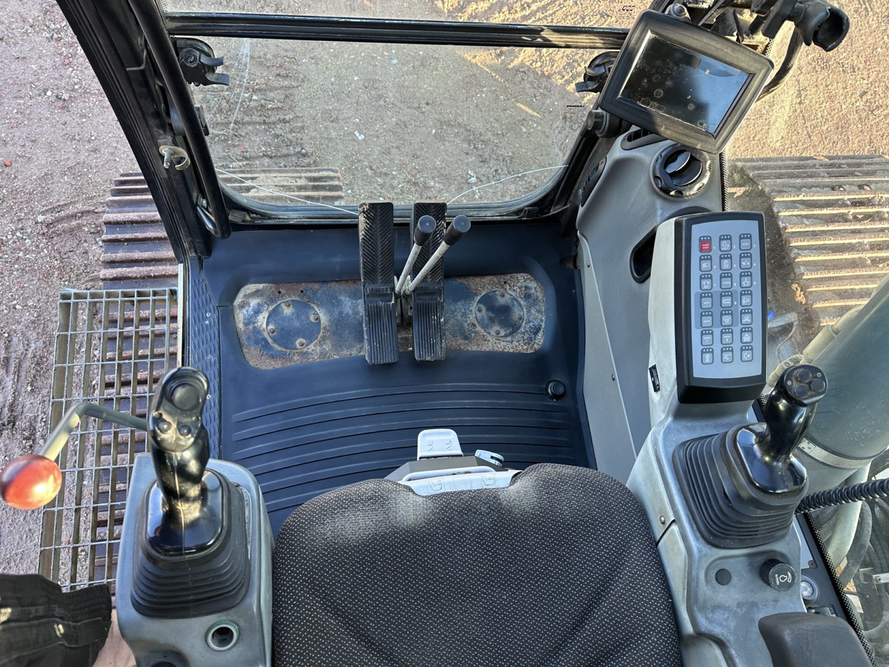 LIEBHERR R 924 LC Top Zustand !!! Kein 914- 916- 920- 926 - Crawler excavator: picture 5 LIEBHERR R 924 LC Top Zustand !!! Kein 914- 916- 920- 926 - Crawler excavator: picture 5