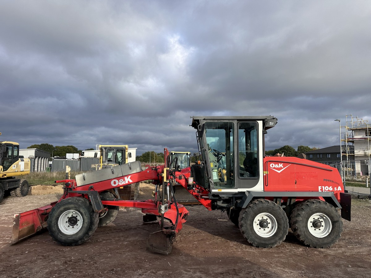 NEW HOLLAND F 106.5 - 6x6 Laser Topcon- Klima Cummins 6 Zyl. - Grader: picture 1 NEW HOLLAND F 106.5 - 6x6 Laser Topcon- Klima Cummins 6 Zyl. - Grader: picture 1