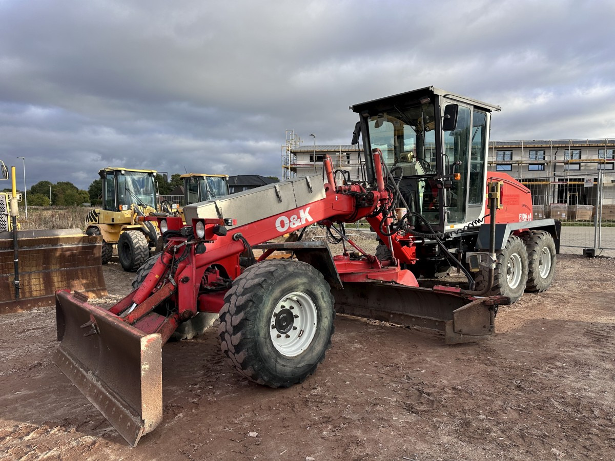 NEW HOLLAND F 106.5 - 6x6 Laser Topcon- Klima Cummins 6 Zyl. - Grader: picture 3 NEW HOLLAND F 106.5 - 6x6 Laser Topcon- Klima Cummins 6 Zyl. - Grader: picture 3
