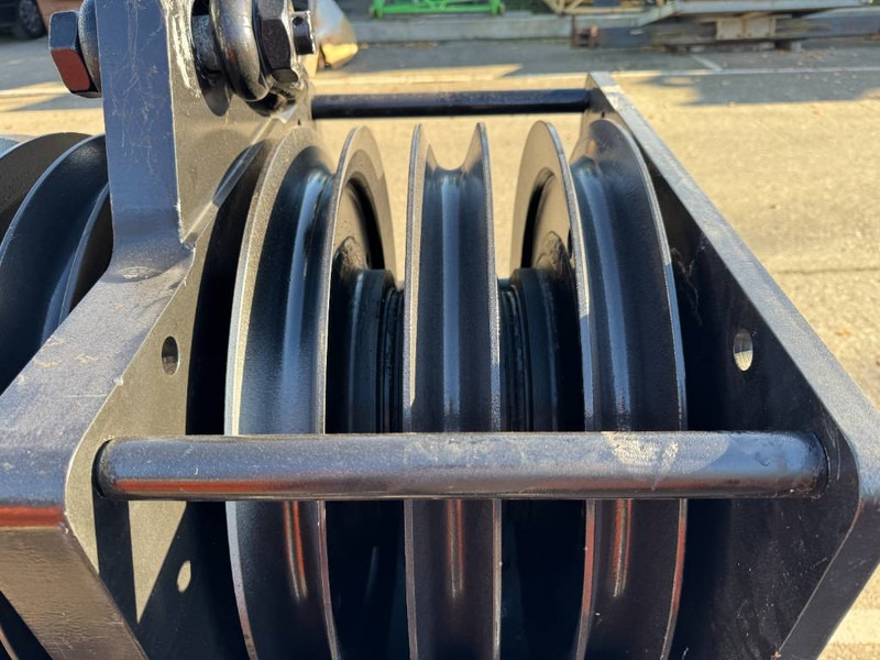 Kobelco CKE 2500 - Truck mounted crane for Construction machinery: picture 5 Kobelco CKE 2500 - Truck mounted crane for Construction machinery: picture 5