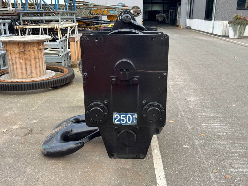 Kobelco CKE 2500 - Truck mounted crane for Construction machinery: picture 4 Kobelco CKE 2500 - Truck mounted crane for Construction machinery: picture 4