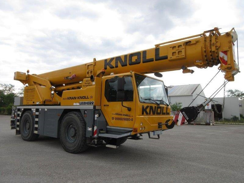 Liebherr LTM 1040-2.1 - All terrain crane: picture 4 Liebherr LTM 1040-2.1 - All terrain crane: picture 4
