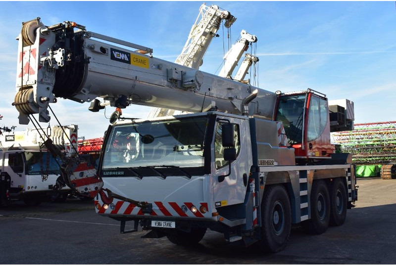 Liebherr LTM 1050-3.1 - All terrain crane: picture 2 Liebherr LTM 1050-3.1 - All terrain crane: picture 2