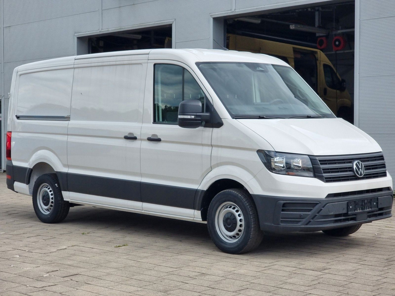 Volkswagen Crafter 35 L3H2 140 PS MJ 2025 Lager - Panel van: picture 2 Volkswagen Crafter 35 L3H2 140 PS MJ 2025 Lager - Panel van: picture 2