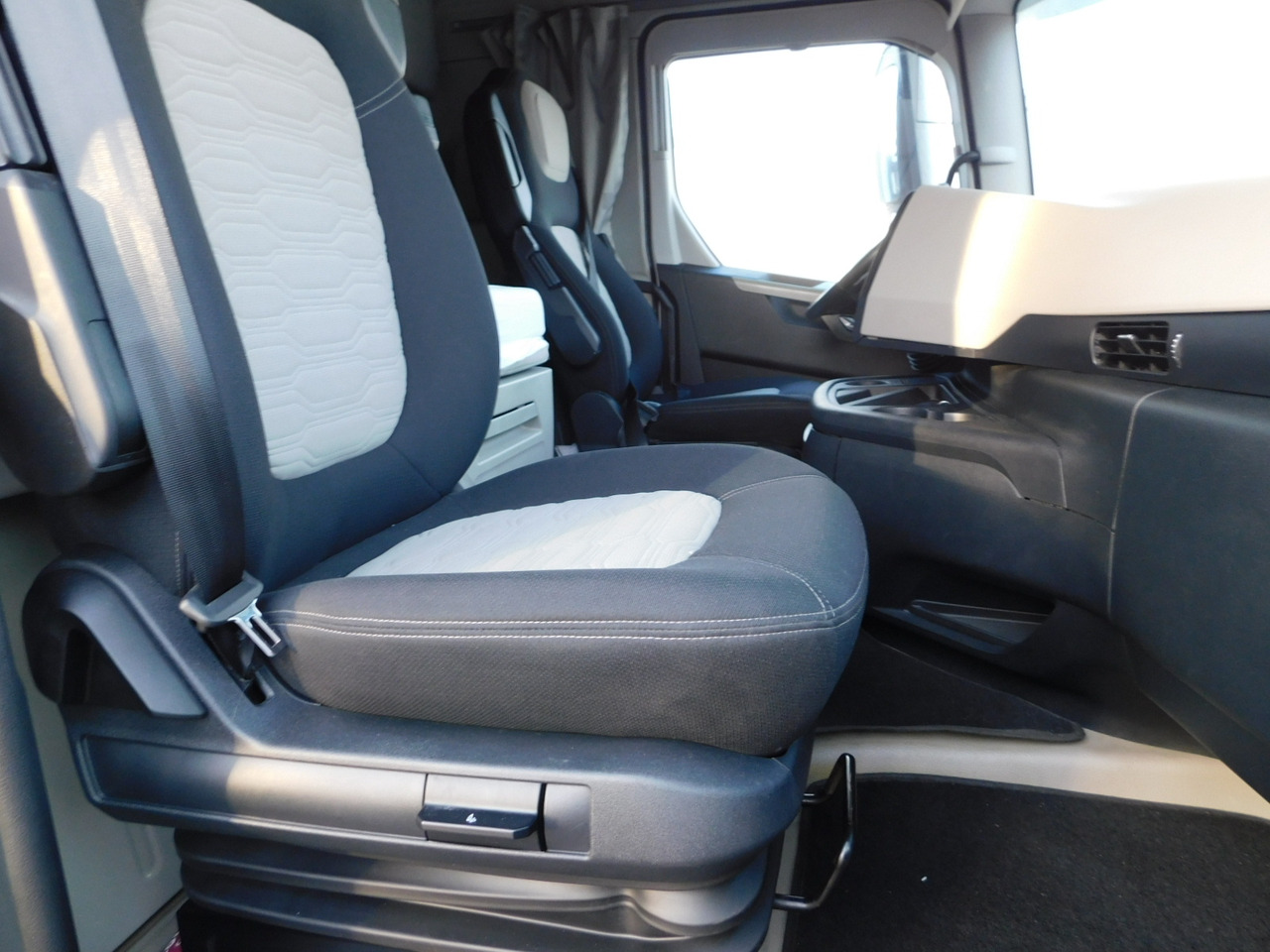 Ford F max 4x2 scab e6 12tx2620 - Tractor unit: picture 5 Ford F max 4x2 scab e6 12tx2620 - Tractor unit: picture 5