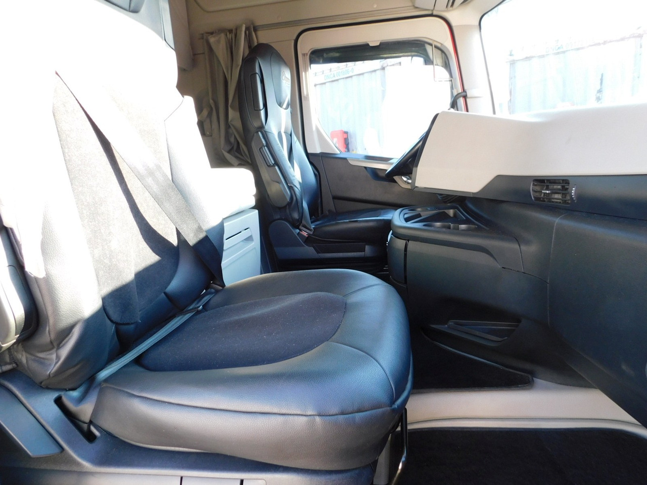 Ford F max 4x2 scab e6 12tx2620 - Tractor unit: picture 5 Ford F max 4x2 scab e6 12tx2620 - Tractor unit: picture 5