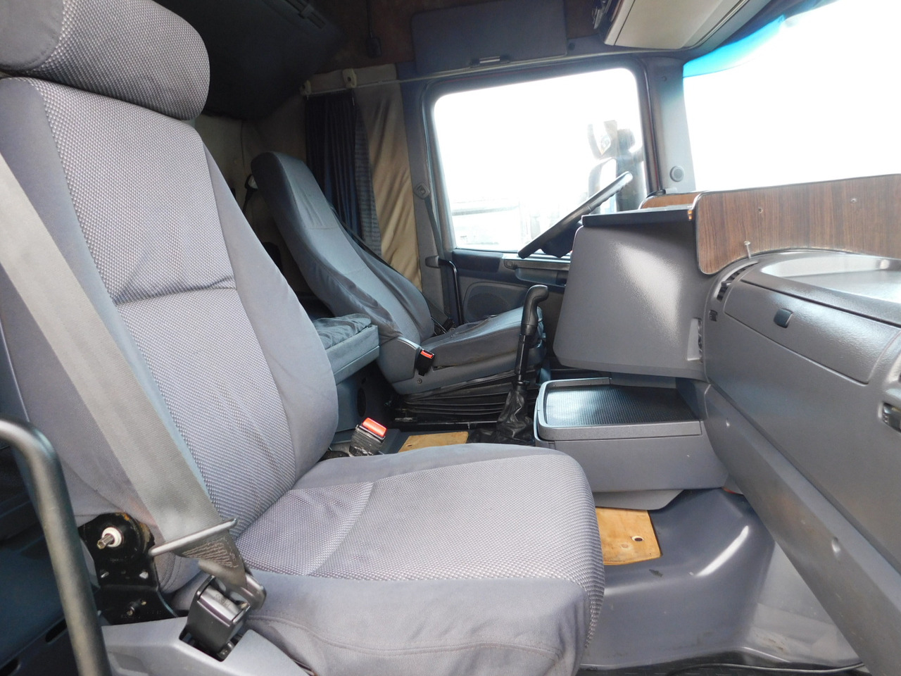 Scania R420 - Tractor unit: picture 5 Scania R420 - Tractor unit: picture 5