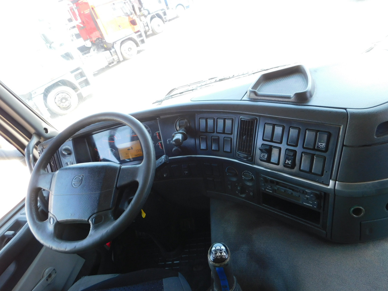 Concrete mixer truck Volvo Fm9 340 mixer: picture 6