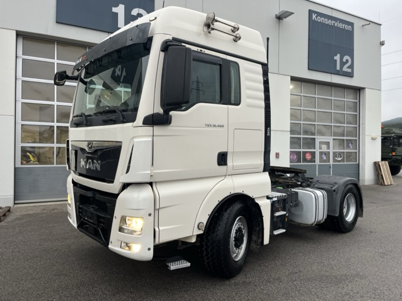 MAN TGX 18.460 4x4H BLS Euro6 Klima Luftfeder ZV - Tractor unit: picture 1 MAN TGX 18.460 4x4H BLS Euro6 Klima Luftfeder ZV - Tractor unit: picture 1