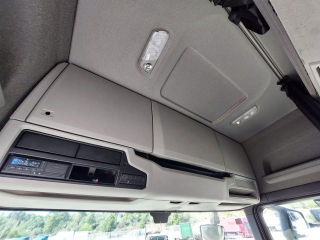 Tractor unit Scania R 450: picture 11