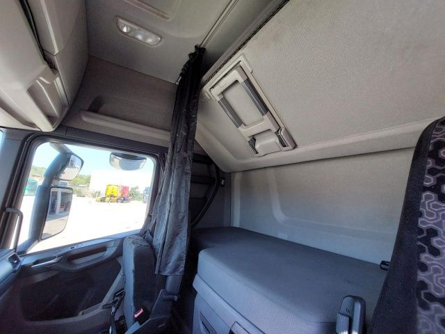 Tractor unit Scania R 450: picture 12