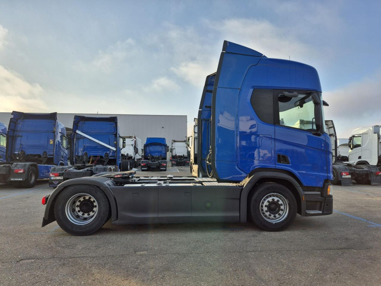 Scania R 450 - Tractor unit: picture 2 Scania R 450 - Tractor unit: picture 2