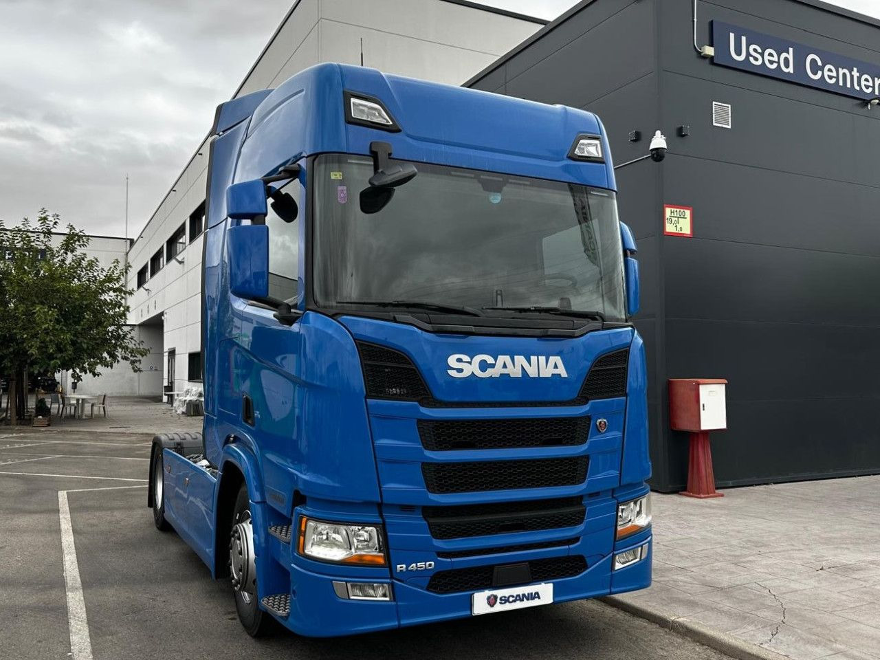 Scania R 450 - Tractor unit: picture 1 Scania R 450 - Tractor unit: picture 1