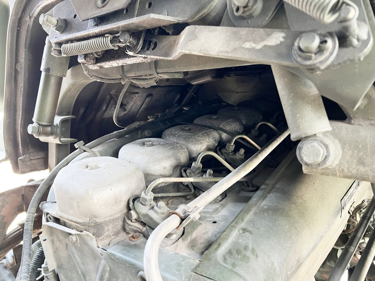 110-17 AW 4x4 110-17 AW 4x4, Ex-Bundeswehr, Küche - Curtainsider truck: picture 3 110-17 AW 4x4 110-17 AW 4x4, Ex-Bundeswehr, Küche - Curtainsider truck: picture 3