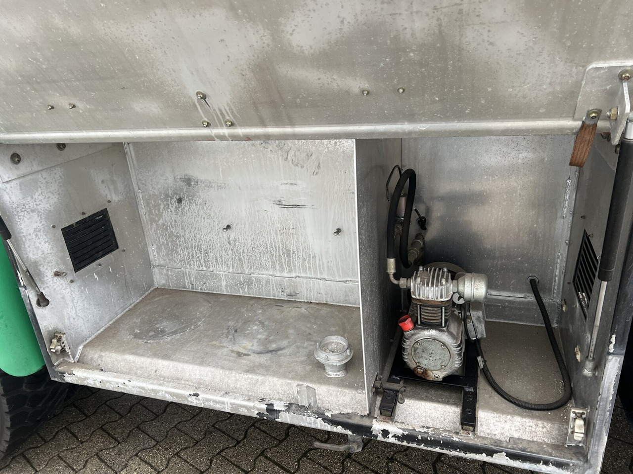 190EH30 4x4 190EH30 4x4 - Tank truck: picture 3 190EH30 4x4 190EH30 4x4 - Tank truck: picture 3