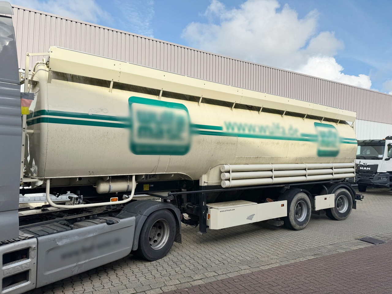 97WSL 33-24 Siloauflieger Welgro 97WSL 33-24 Siloauflieger, Lenkachse, 8 Kammern, ca. 51m³ - Silo semi-trailer: picture 1 97WSL 33-24 Siloauflieger Welgro 97WSL 33-24 Siloauflieger, Lenkachse, 8 Kammern, ca. 51m³ - Silo semi-trailer: picture 1