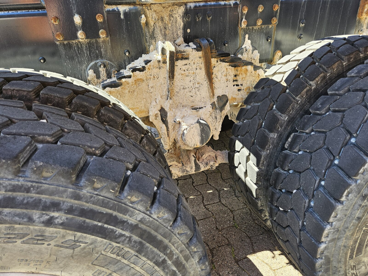 ASTRA HD9 86.50-90 8x6 ASTRA HD9 86.50-90 8x6, Unfallschaden, Cursor 13 - Cab chassis truck: picture 4 ASTRA HD9 86.50-90 8x6 ASTRA HD9 86.50-90 8x6, Unfallschaden, Cursor 13 - Cab chassis truck: picture 4