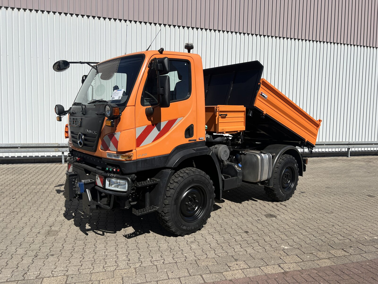 Unimog U 20 U405/70 4x4 U 20 U405/70 4x4, Kipper, Winterdienstplatte - Commercial vehicle: picture 1 Unimog U 20 U405/70 4x4 U 20 U405/70 4x4, Kipper, Winterdienstplatte - Commercial vehicle: picture 1
