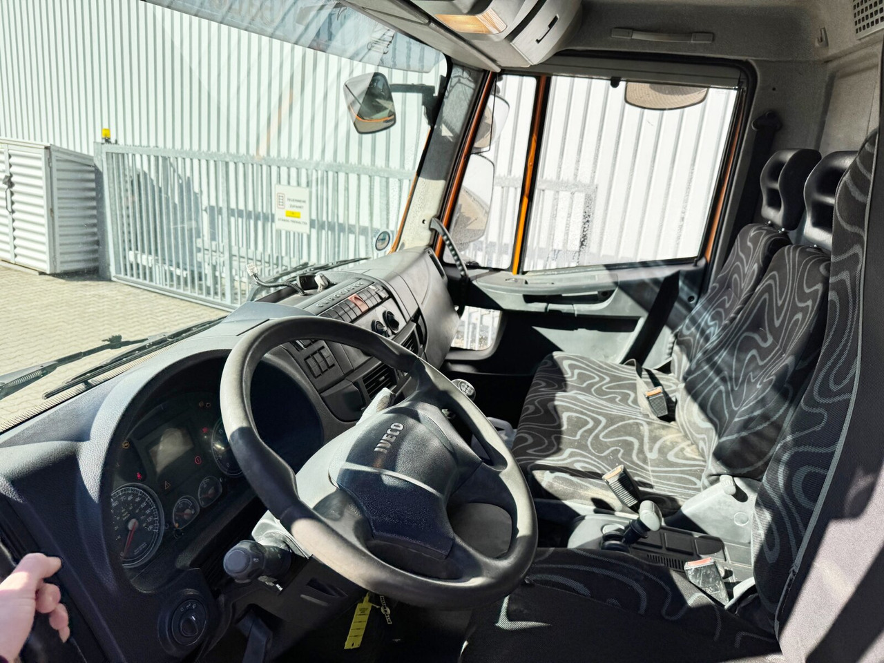 Euro Cargo 160E25 4x2 Euro Cargo 160E25 4x2, HIAB Abroller - Hook lift truck: picture 2 Euro Cargo 160E25 4x2 Euro Cargo 160E25 4x2, HIAB Abroller - Hook lift truck: picture 2