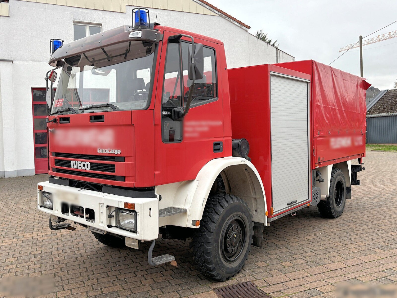 FF 95 E 18 4x4 FF 95 E 18 4x4, SW 2000, Feuerwehr, LBW MBB - Ambulance: picture 1 FF 95 E 18 4x4 FF 95 E 18 4x4, SW 2000, Feuerwehr, LBW MBB - Ambulance: picture 1