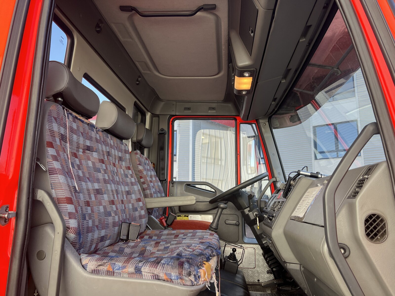 FF 95 E 18 WR 4x4 FF 95 E 18 WR 4x4, 6000l Wassertank - Tank truck: picture 3 FF 95 E 18 WR 4x4 FF 95 E 18 WR 4x4, 6000l Wassertank - Tank truck: picture 3