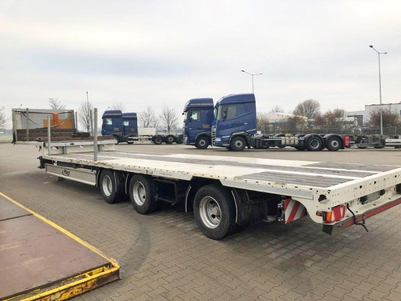 Fliegl SDS 390 SDS 390, 3x VORHANDEN! - Low loader semi-trailer: picture 2 Fliegl SDS 390 SDS 390, 3x VORHANDEN! - Low loader semi-trailer: picture 2