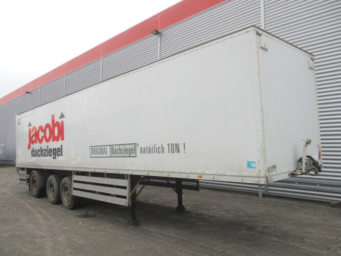 Kögel SAnh SF 24 SF 24 Kofferauflieger, gelenkte Achse, Rolltor, 77 cbm - Closed box semi-trailer: picture 1 Kögel SAnh SF 24 SF 24 Kofferauflieger, gelenkte Achse, Rolltor, 77 cbm - Closed box semi-trailer: picture 1